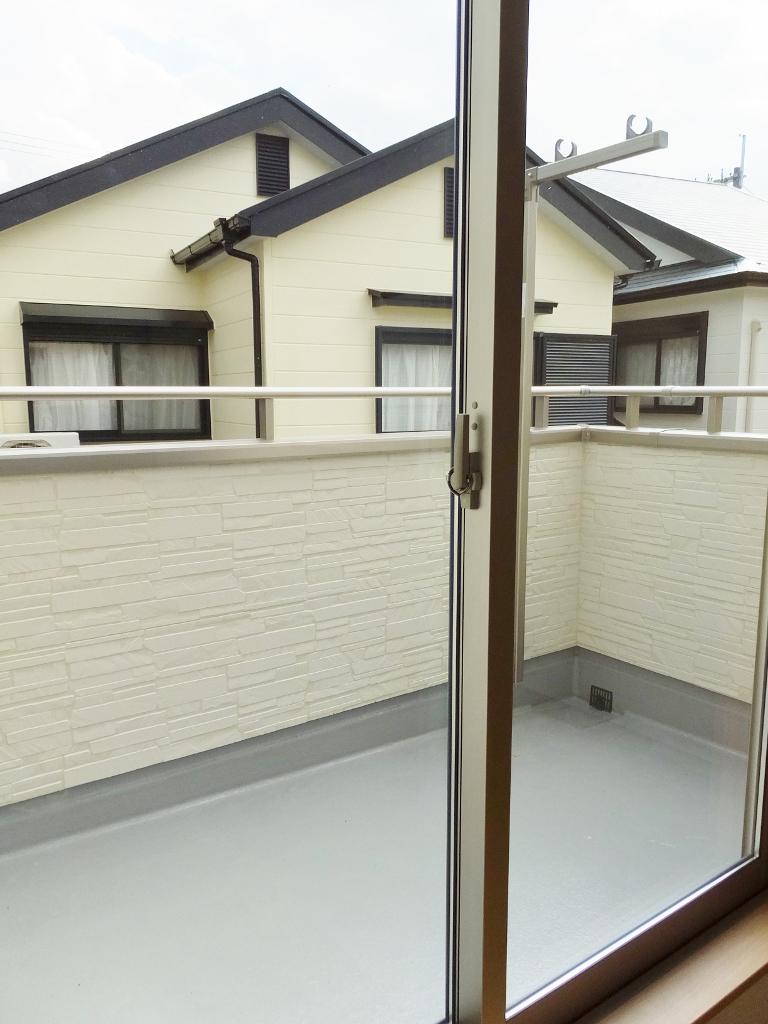 Same specifications photos (Other introspection). Same type other properties balcony