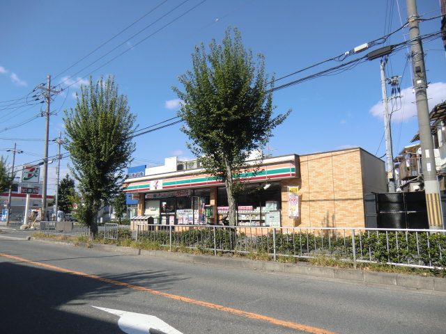 Convenience store. Seven-Eleven Hirakata Yabunishi store up (convenience store) 369m