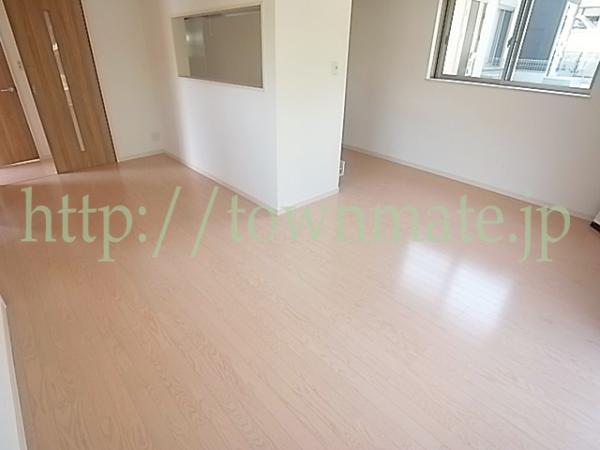 Same specifications photos (living). A bright room living