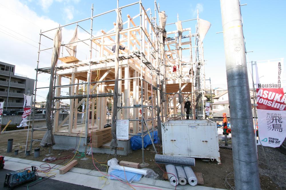 Local photos, including front road. The structure tour that can not be only in the model house construction! Under construction Would you like to take this opportunity? ※ H25.12.12 shooting Photos will be updated from time to time