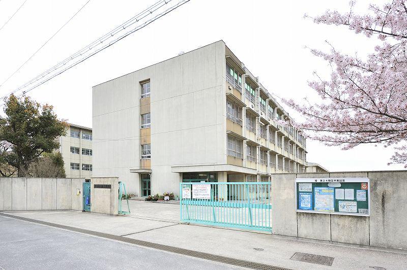 Junior high school. Hirakata Tatsusugi until junior high school 1233m