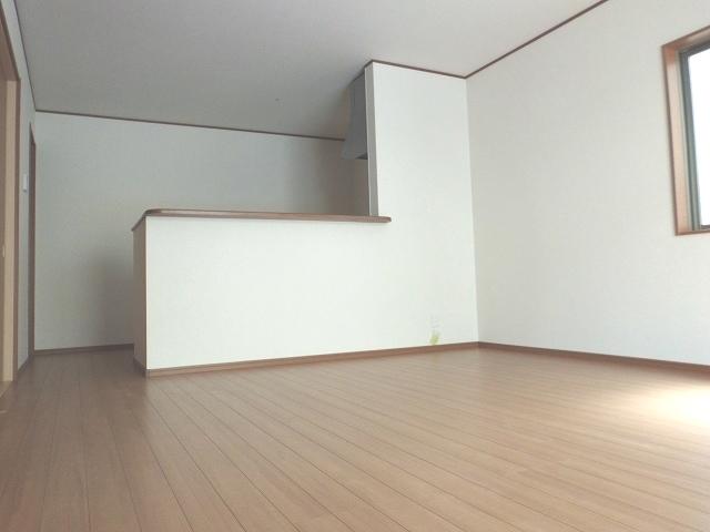 Same specifications photos (living). Spacious living room of about 16 quires