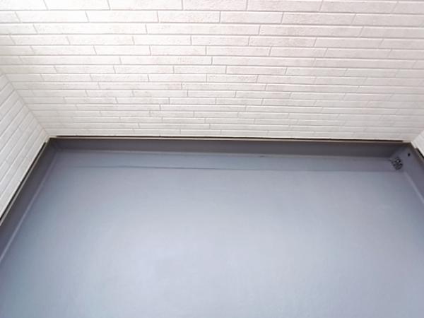 Other introspection. Bright, good balcony of sun per