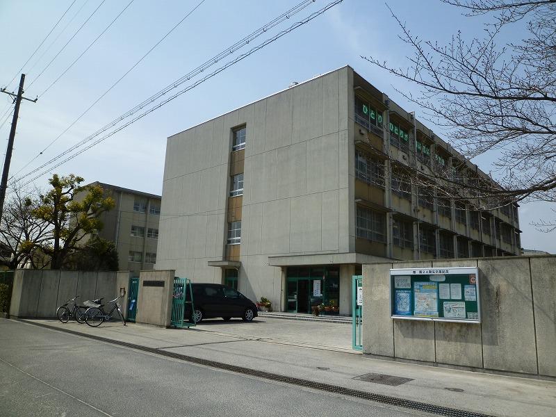 Junior high school. Hirakata Tatsusugi until junior high school 1098m