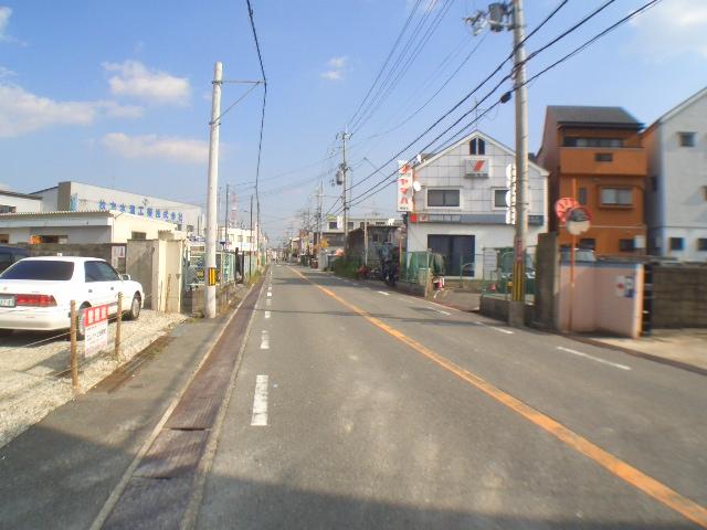 Local photos, including front road. Route 1 from the local (Deyashiki) direction