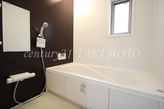 Bathroom. The bathrooms are spacious 1 tsubo type! !