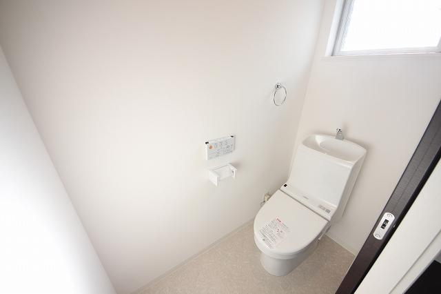 Toilet. Indoor (2013 12) shooting