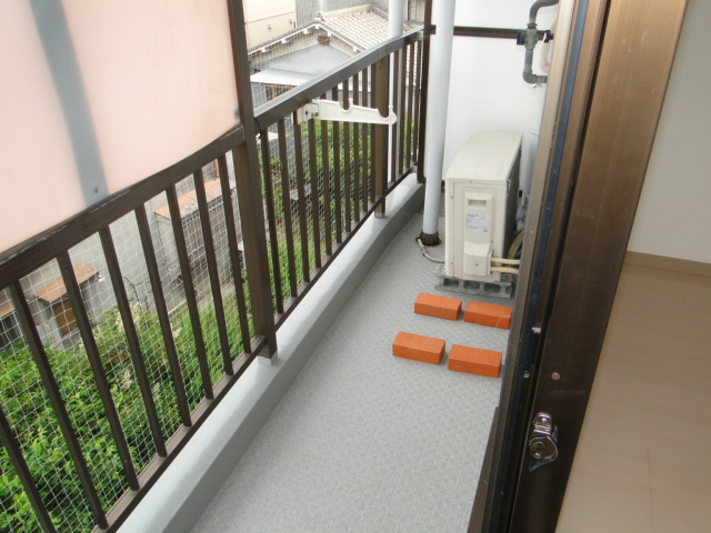 Balcony. Washing machine can be installed on the veranda. 