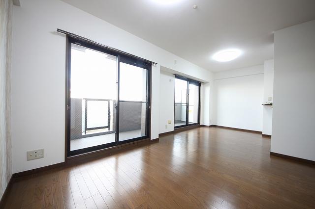 Living. Indoor (12 May 2013) Shooting Cross Chokawa, With lighting