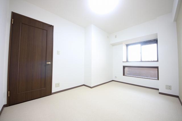 Non-living room. Indoor (12 May 2013) Shooting