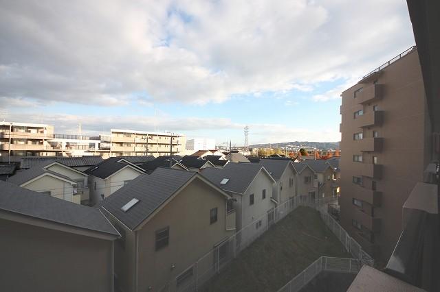 View photos from the dwelling unit. View from the site (December 2013) Shooting