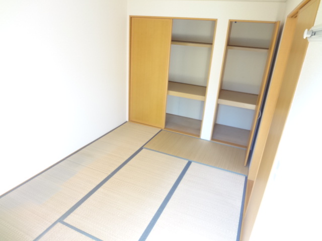 Living and room. Japanese-style room, There is also a closet