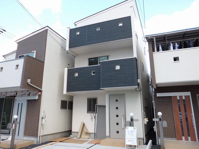 Local appearance photo. Local shooting