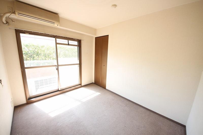 Non-living room. Indoor (11 May 2013) Shooting