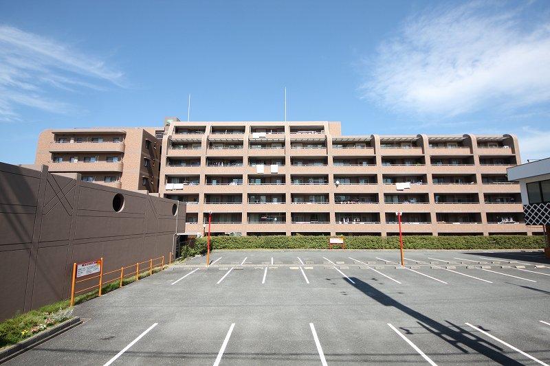 Local appearance photo. Local (11 May 2013) Shooting