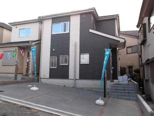 Local appearance photo. 1 Building