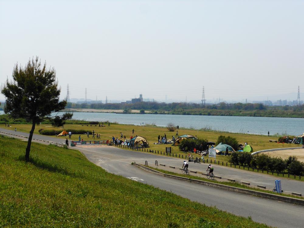 park. Until the Yodogawa river park 490m walk 7 minutes