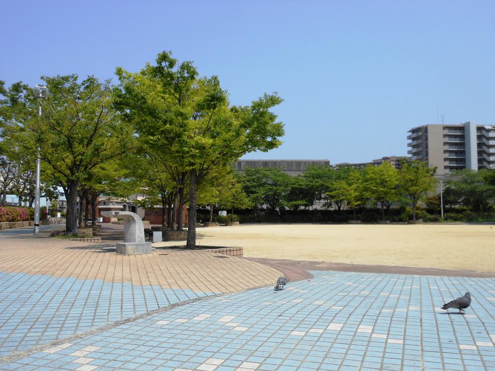 park. Exit petting 740m walk 10 minutes to the park