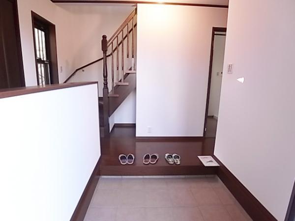 Entrance. Storage enhancement bright entrance (same specifications entrance)