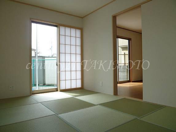 Same specifications photos (Other introspection). Easy-to-use living adjacent of Japanese-style room!