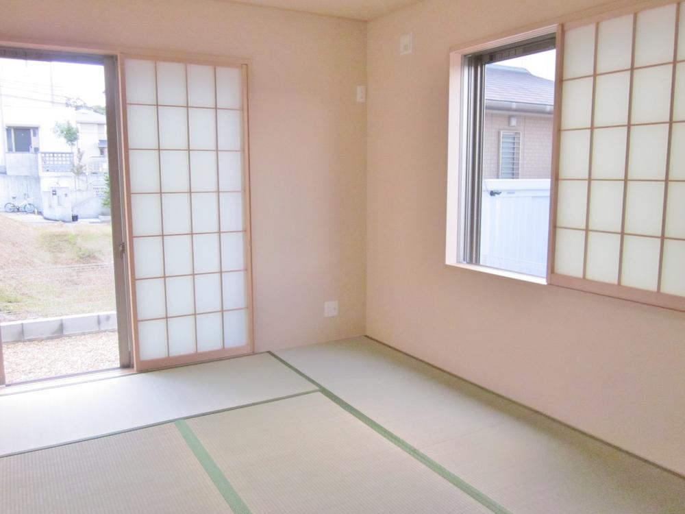 Same specifications photos (Other introspection)