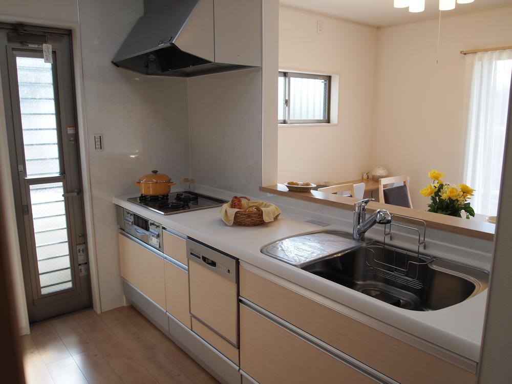 Kitchen. D No. land model house