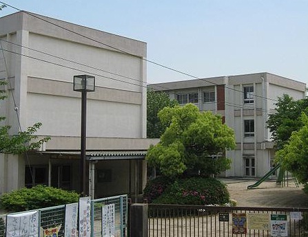 Primary school. Hirakata City Sada to elementary school (elementary school) 229m