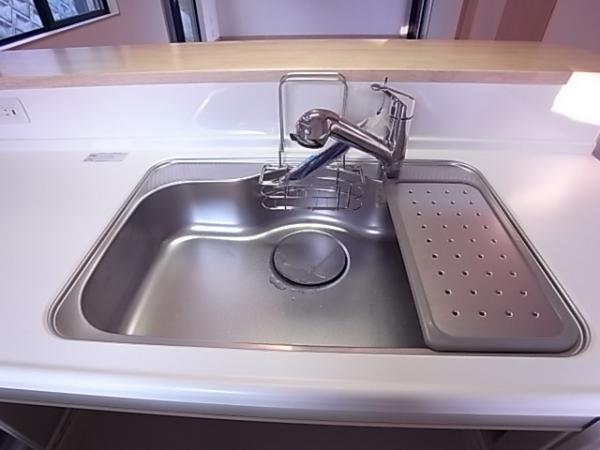 Other Equipment. Washing a breeze in the spacious sink