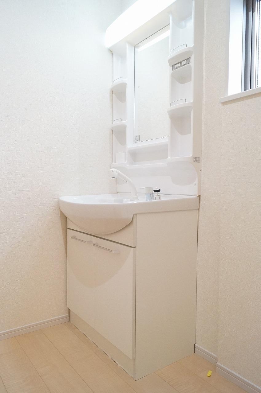 Other Equipment. Wash basin