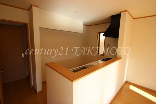 Kitchen. State-of-the-art system Kitchen! It comes with a water purifier!