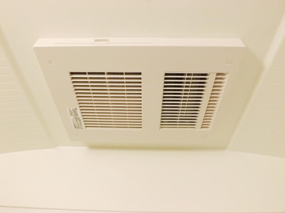 Cooling and heating ・ Air conditioning. When it's cold, I'm happy in the rainy season of the room Dried, Bathroom heating dryer!