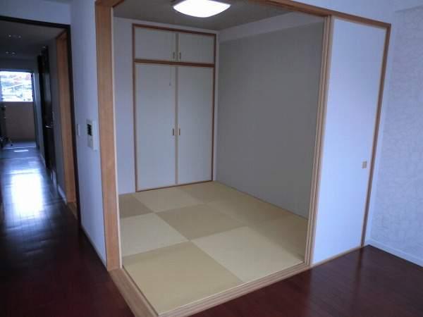 Non-living room. Japanese-style room About 4.5 Pledge