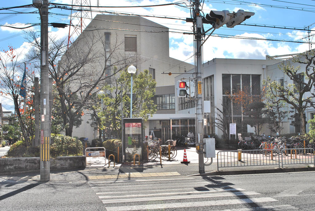 library. 809m to Hirakata Municipal Kuzuha Library (Library)