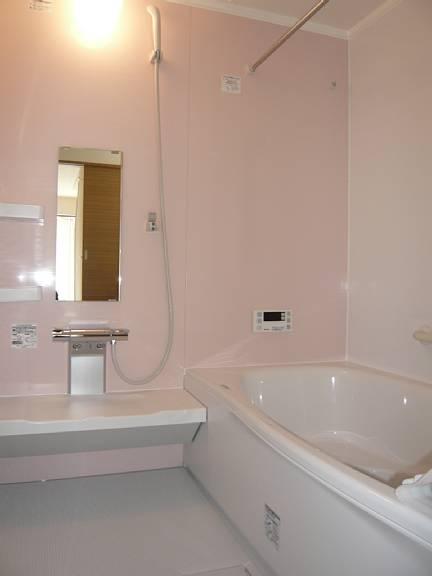 Same specifications photo (bathroom). Bathroom with heating dryer! I do not care even on a rainy day!