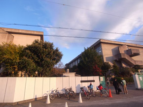 Primary school. Tsudaminami until elementary school 1100m walk 14 minutes. Lush nature full of school ground is very widely, The children are playing full of energy in your lunch break and after school