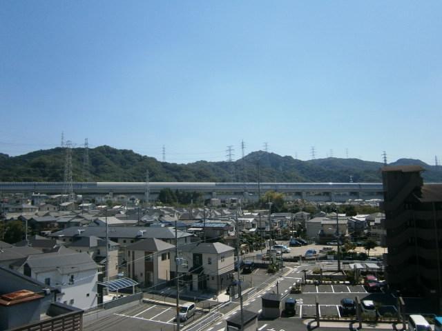 View photos from the dwelling unit. It is the scenery as seen from the balcony! It is per positive good because it is a south