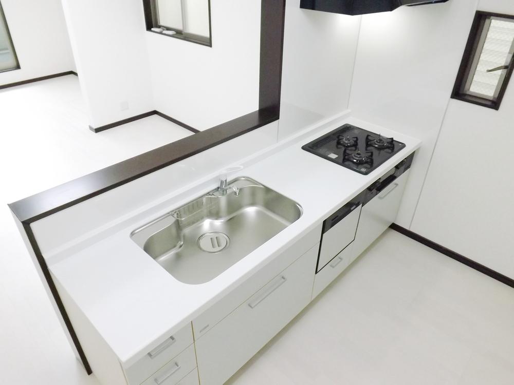 Kitchen. Local photo (kitchen) Storage lot! Face-to-face system Kitchen!