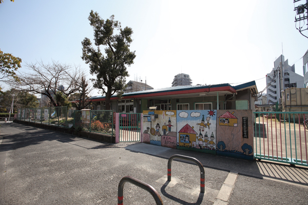 Surrounding environment. Municipal Hirakata nursery (a 9-minute walk ・ About 700m)