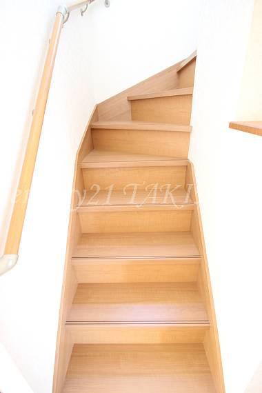 Other. Stairs with a handrail! ! Peace of mind is safe! !