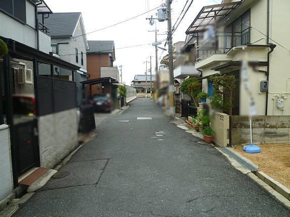 Local photos, including front road. Front road is spacious more than 4m! !