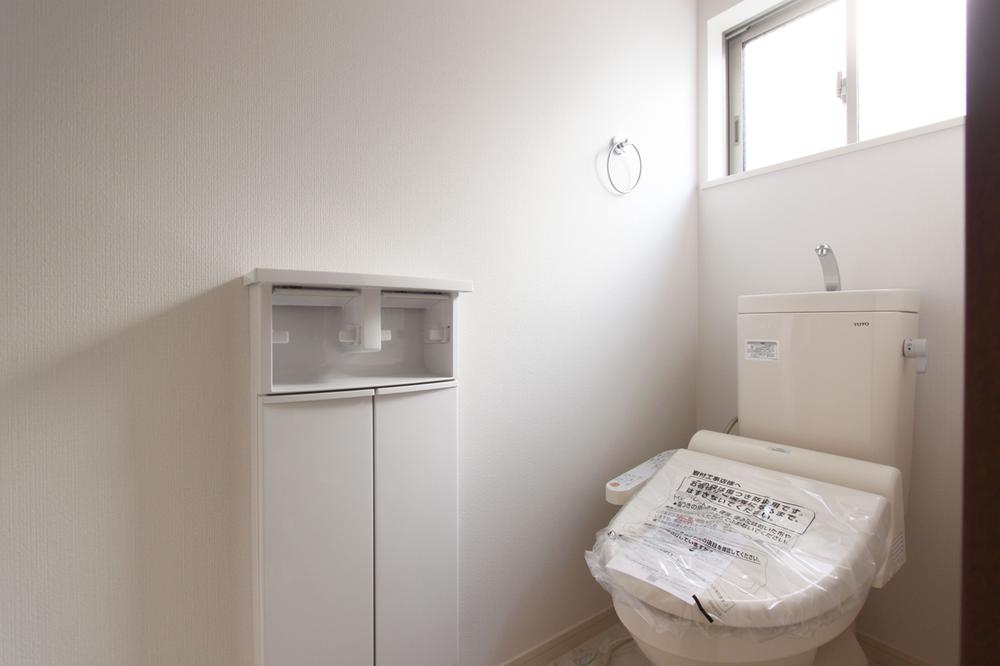 Toilet.  ◆ Toilet same specifications