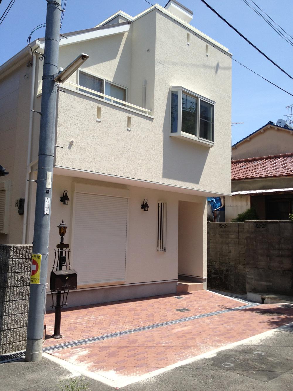 Local photos, including front road. Local (10 May 2013) Shooting