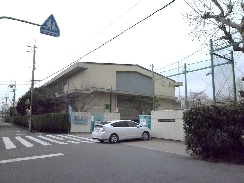Primary school. Hirakata Municipal Hirakata until elementary school 593m