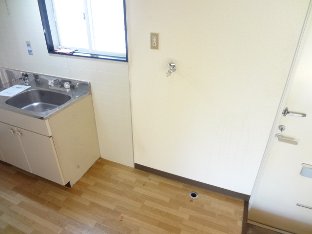 Other room space. Is Indoor Laundry Area