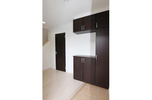 Same specifications photos (Other introspection). Same specifications photos (entrance)