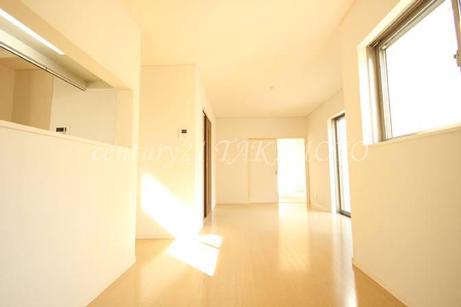 Same specifications photos (living). Living with a sense of openness in the face-to-face!