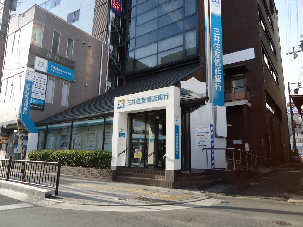 Bank. Sumitomo Mitsui Trust Bank Keihan Hirakata until Branch (Bank) 515m