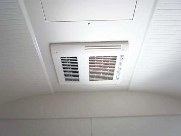 Cooling and heating ・ Air conditioning. Same specification bathroom heating dryer