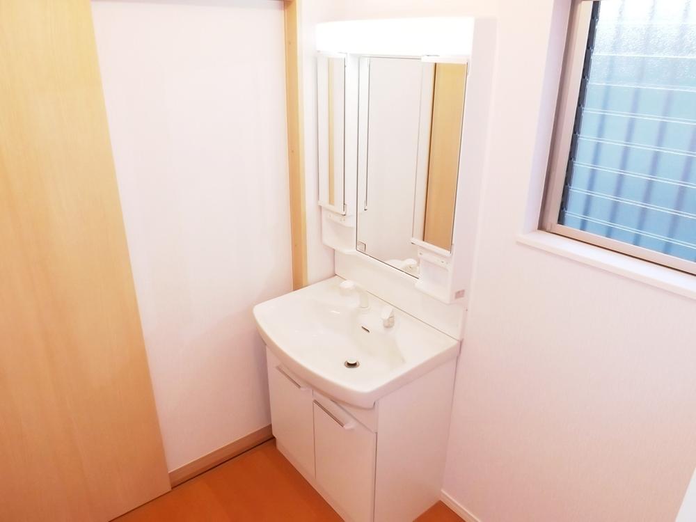 Other Equipment. With hand shower! Cleansing also shampoo happy!