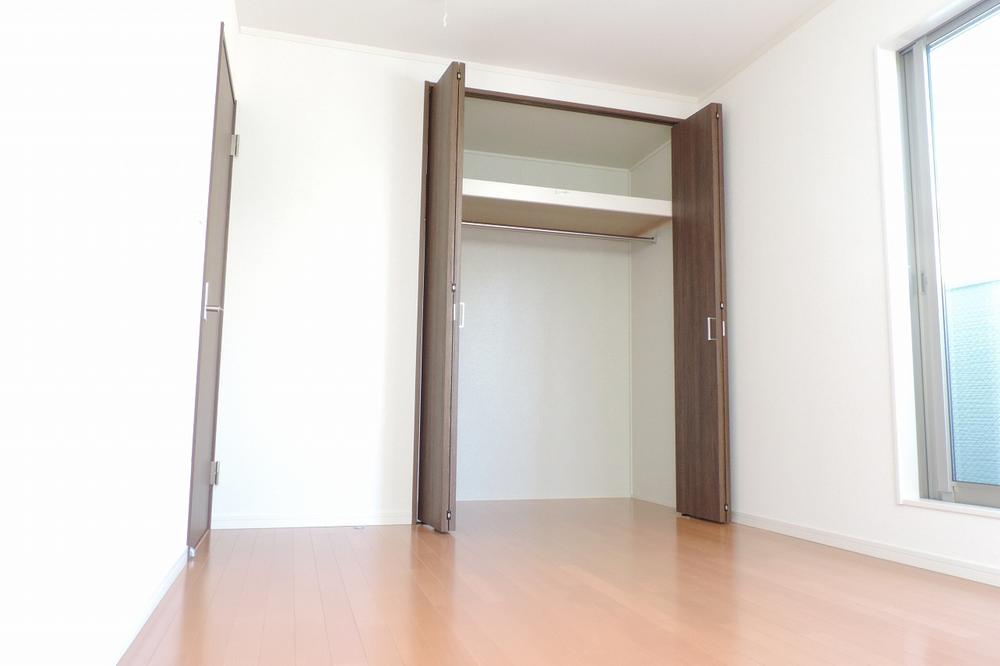 Non-living room. Local photos (Western-style)